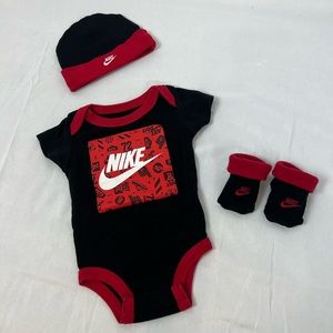 Nike Kids 3-piece Set 0-6 mo